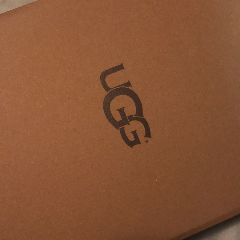 *SOLD SOLD SOLD NWT UGG BOOTS!! Gift quality! - Picture 4 of 5